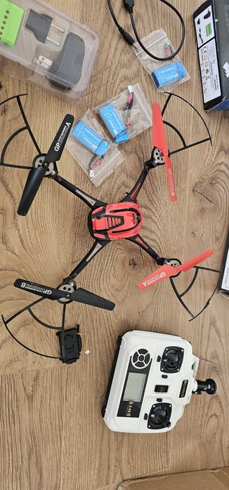дрон f1c-WiFi, С три батерии3.7v 850mAh