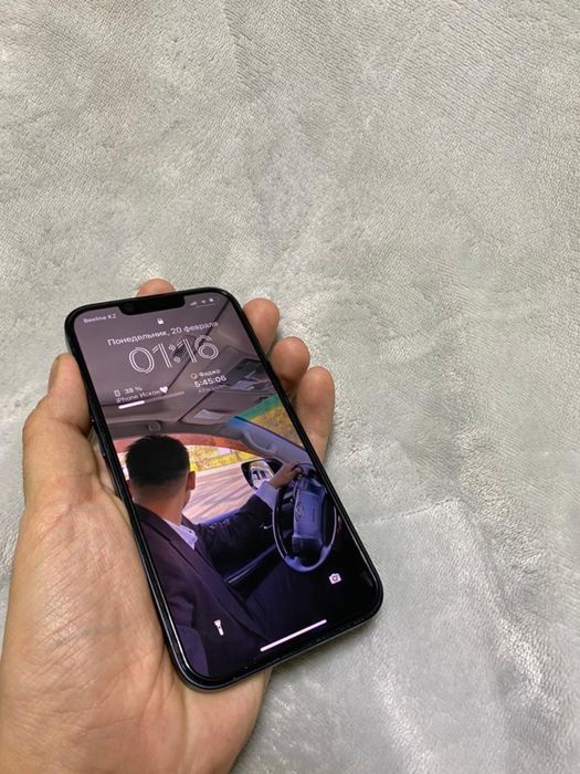 Продам Iphone 13 с гарантией