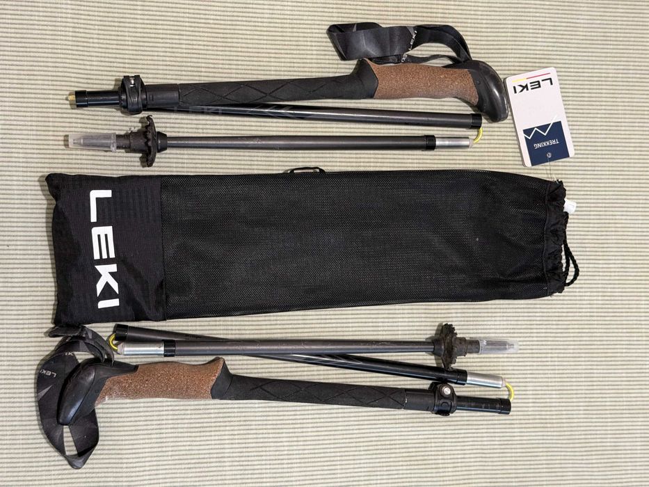 Продавам туристически щеки Leki Black Series Carbon – отлично състояние