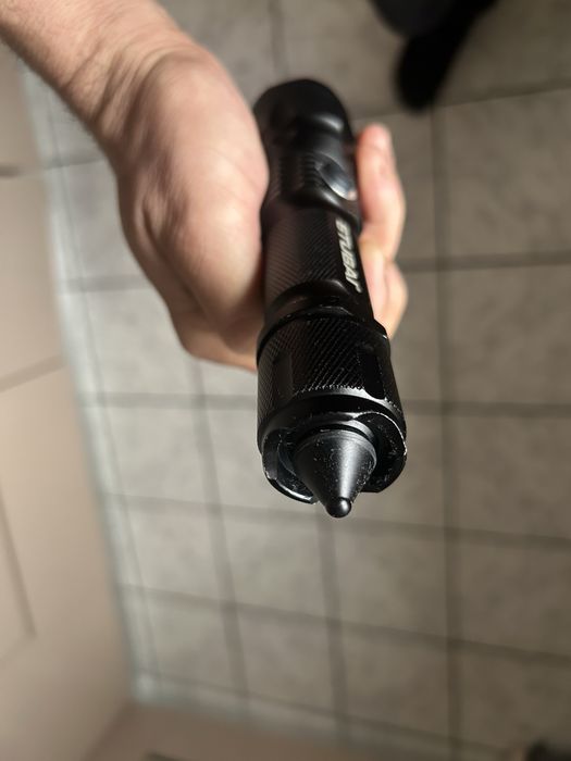 Lanterna tactica profesionala stubai