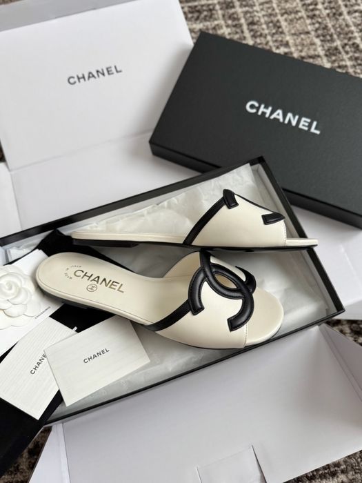 Pantofi Chanel