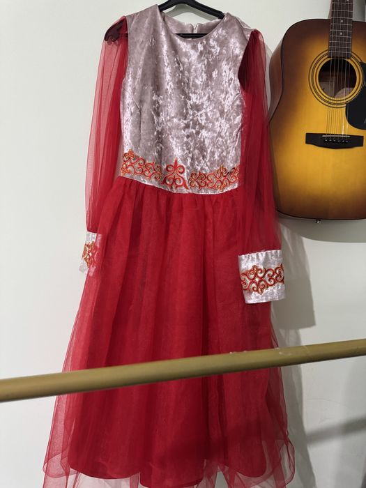 Продам красивые брендовые платья