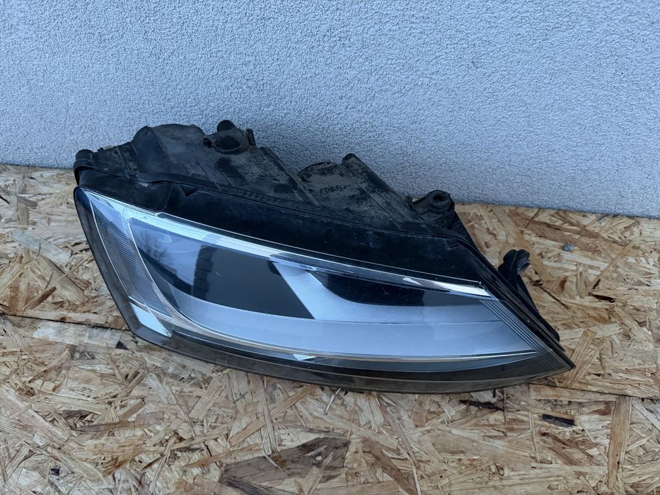 Far dreapta VW Jetta 5C Halogen Original Europa