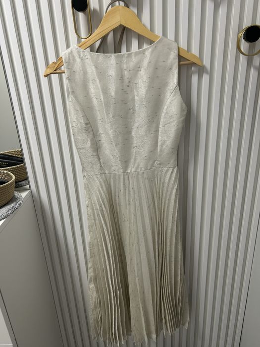 Rochie albă plisată