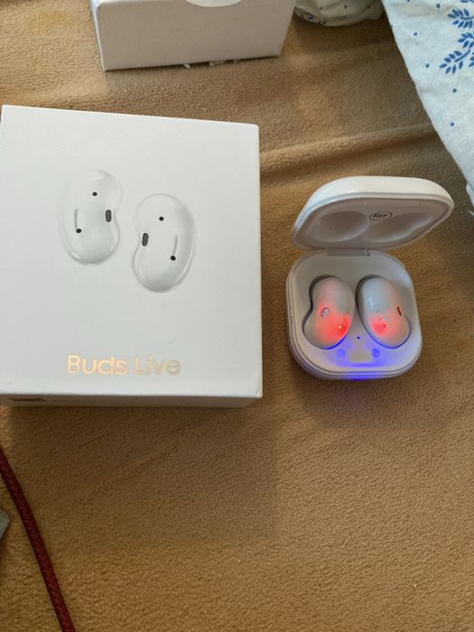 Продаются безпроводные наушники новые samsung galaxy buds live