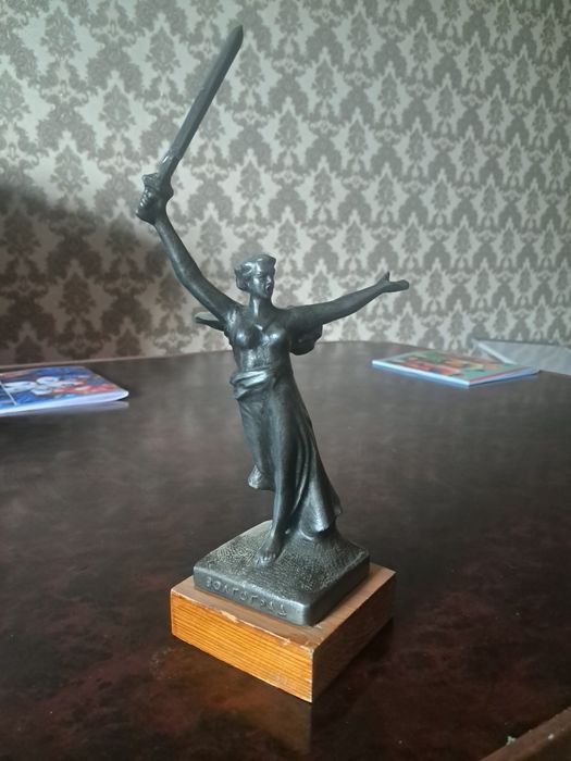 'Родина мать, зовёт' статуэтка, SSSR Haykalchasi