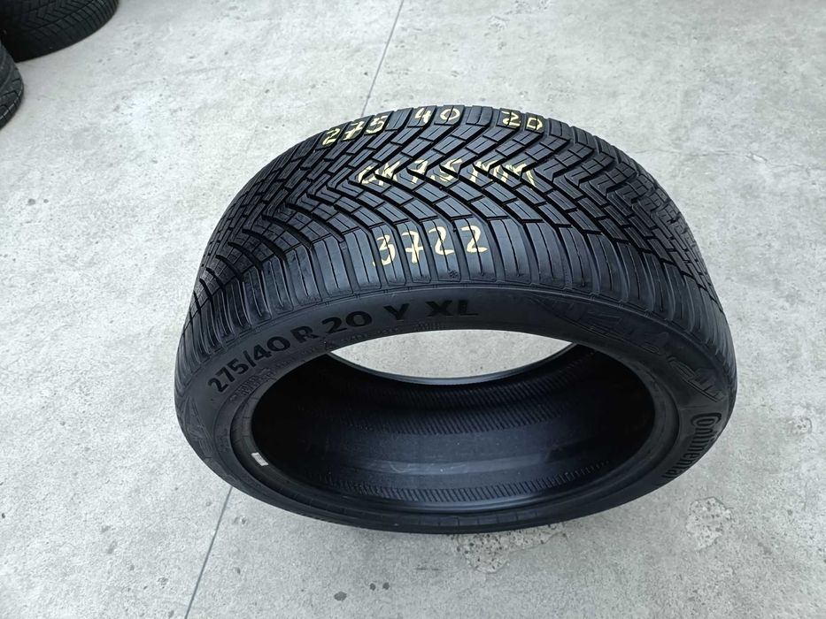 O anvelopa 275 40 20 Continental Allseason Contact profil de 7,5 mm