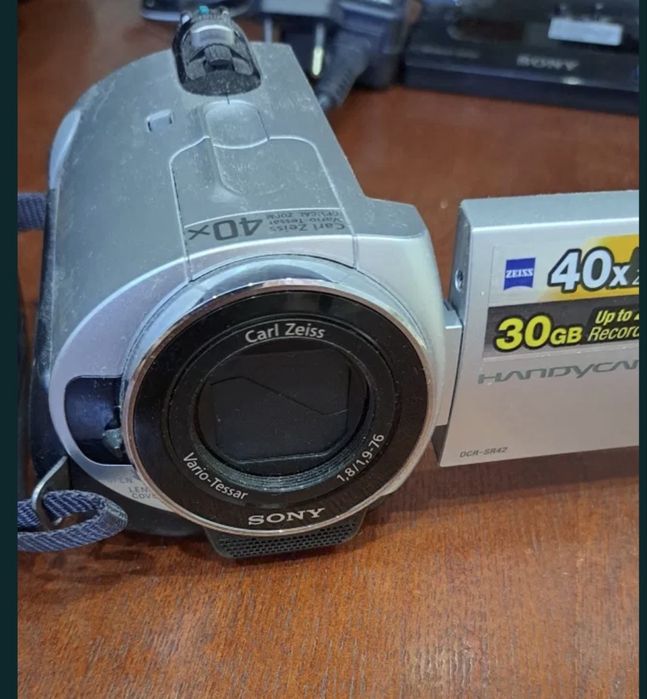 Видеокамера Sony Handycam DCR-SR45.