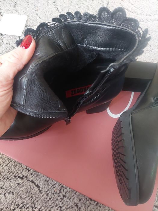 Дамски боти с дантела 37