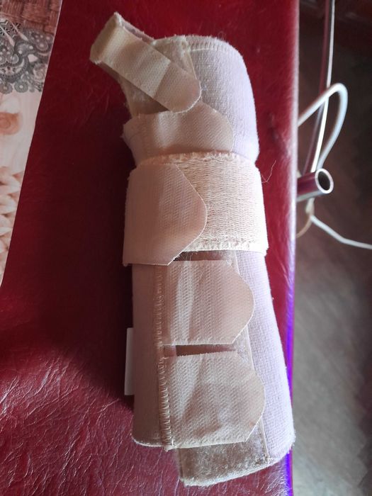 Orteza Mana Dreapta cu Atela