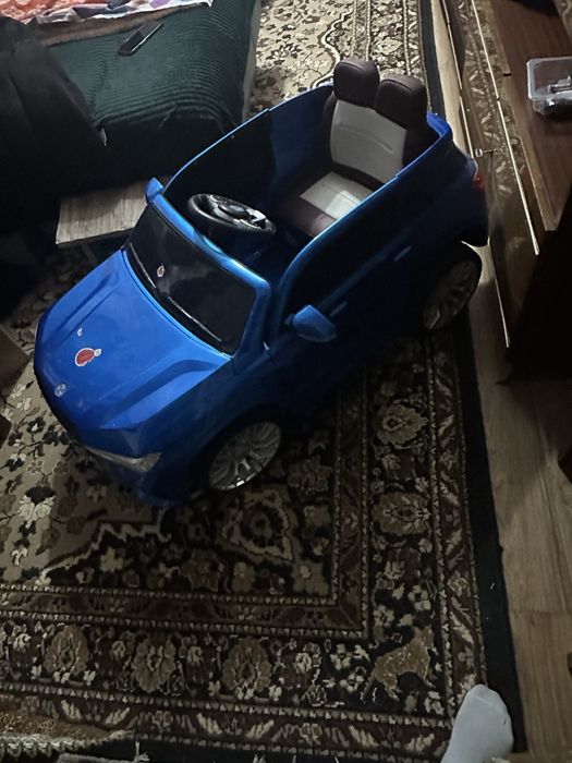 Продаю детскую машину