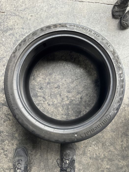 245/40/20 Continental