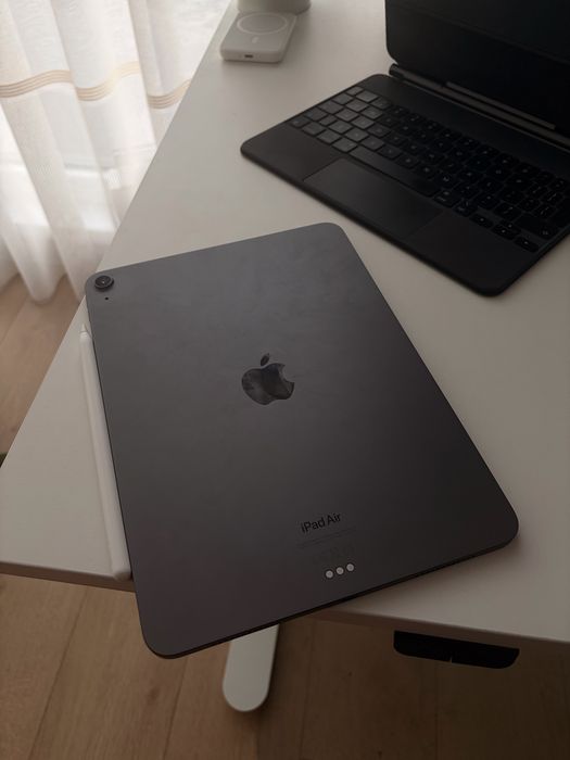 IPad Air 5 M1 10.9inch 2022 + Magic Keyboard Apple + Apple Pen
