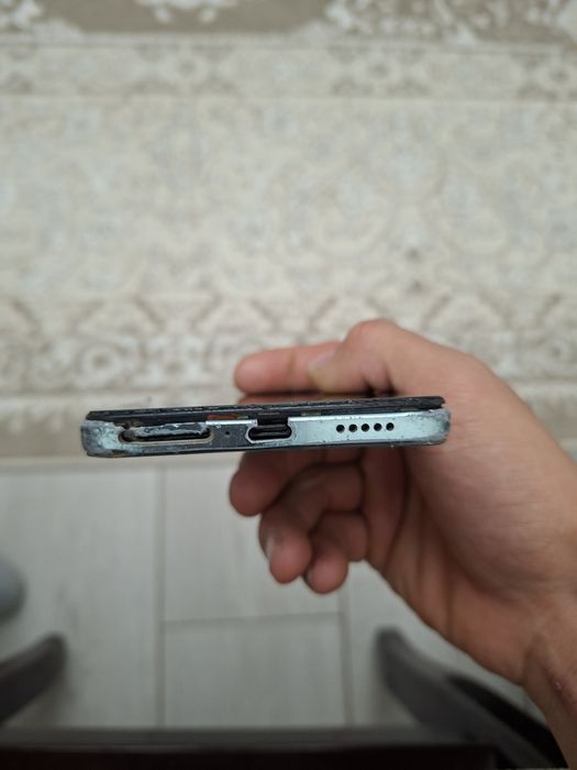 Vivo v27e  продам