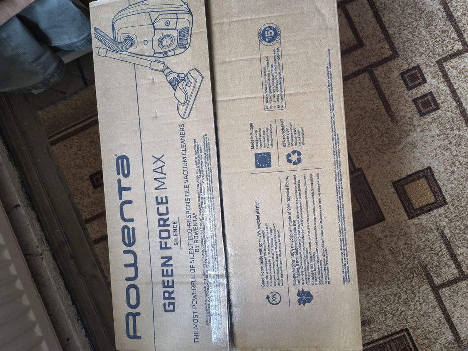 Aspirator Rowenta 900w, recipient praf 4,5 l