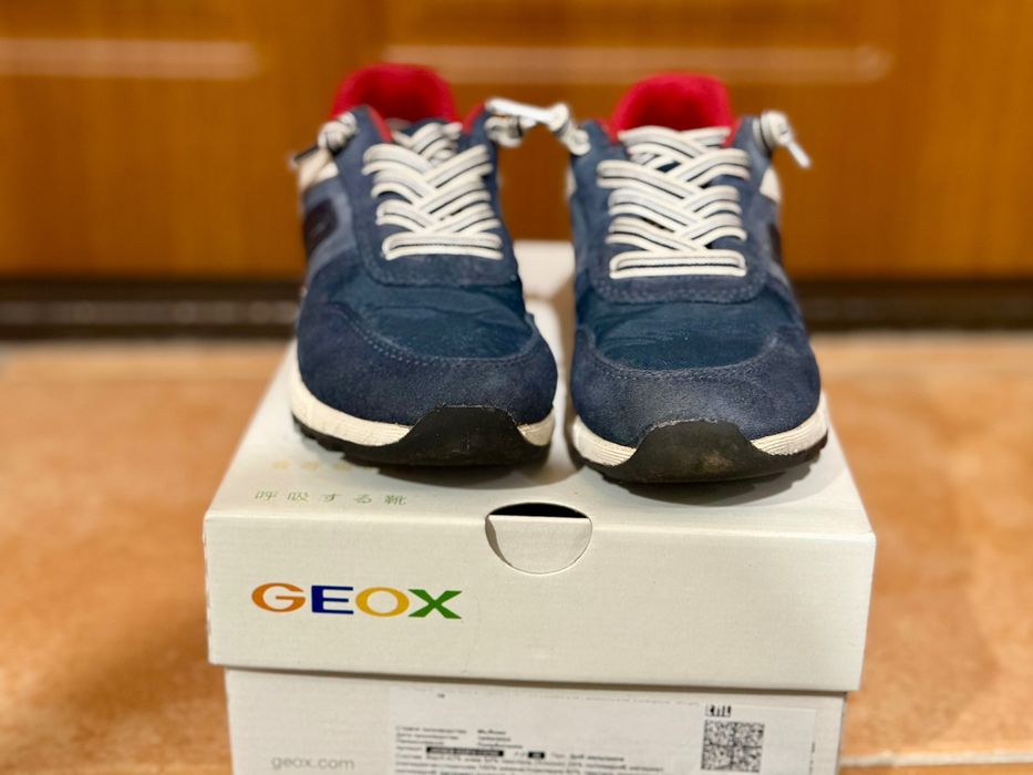 Детские замшевые кроссовки Geox