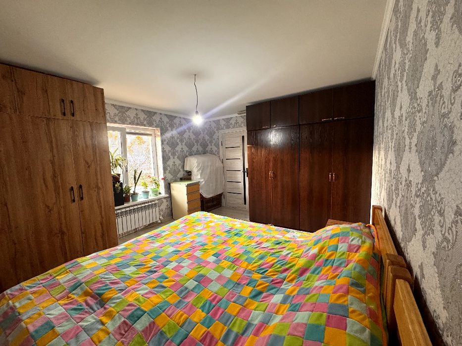 Xovli sotiladi 8 sotok Qibray tumani. Barcha sharoiti uy ichida