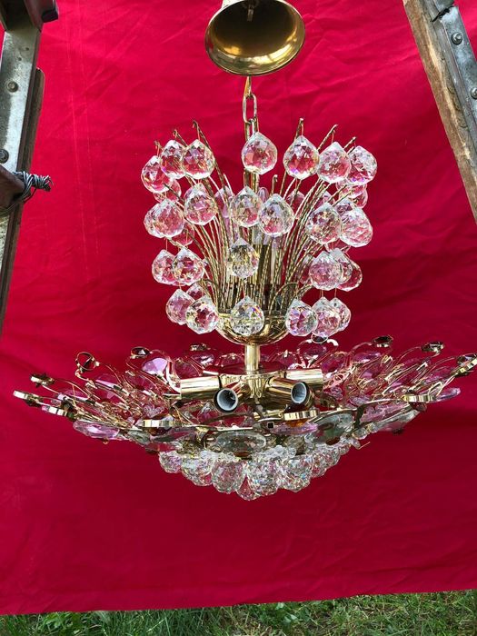 Очень красивая люстра!