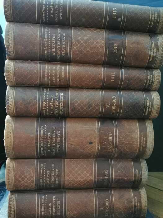 Colectie carti vechi cu legistlatia maghiara (1871-1912)