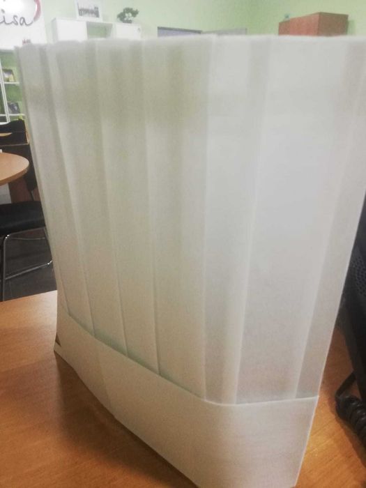 Продаем одноразовые, флизелиновые поварские колпаки .