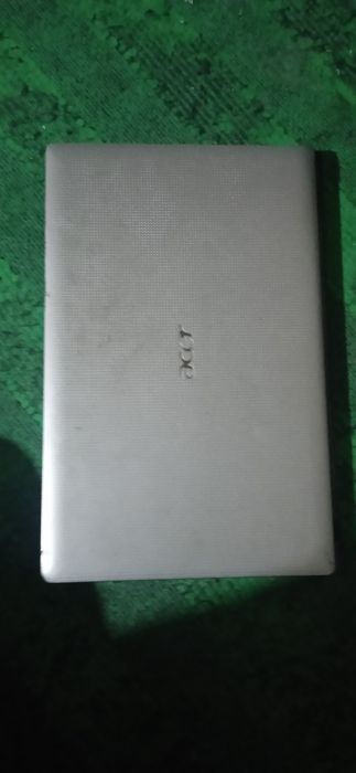 Acer notbuk sotiladi