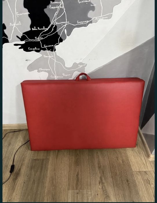 Продам кушетку б/у 15000