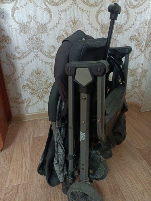 Продам детскую  коляску