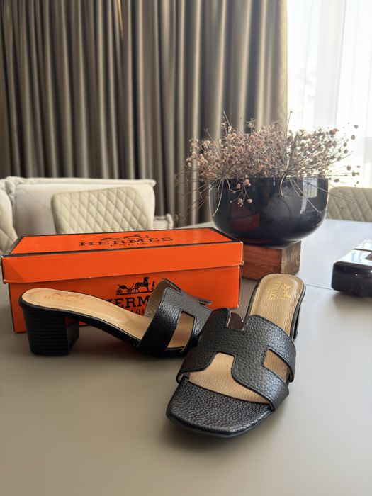 Чехли на ток Hermes естествена кожа