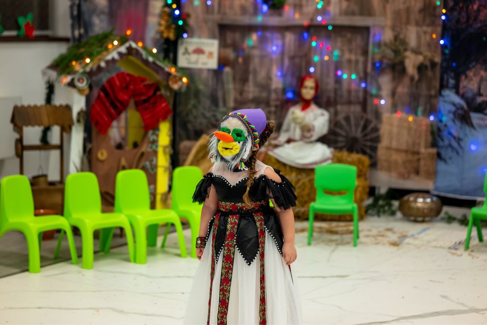 Masti traditionale  copii serbare