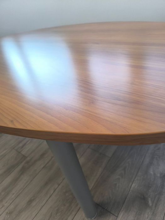 Masa ovala conferinta