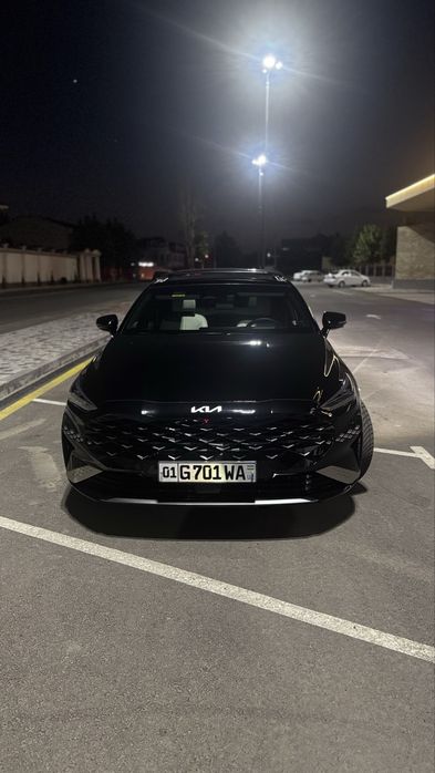 Продаю свой автомобиль Kia K8 бизнес-класса.