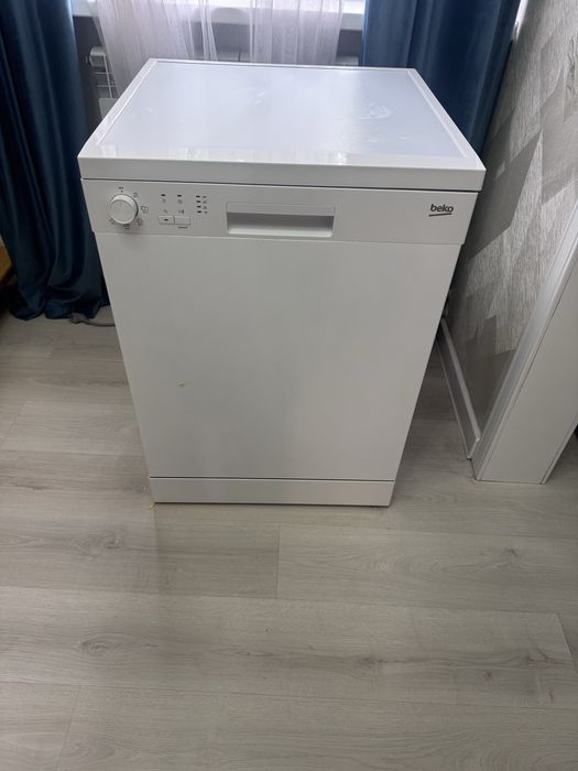 Продам посудомоечную машину