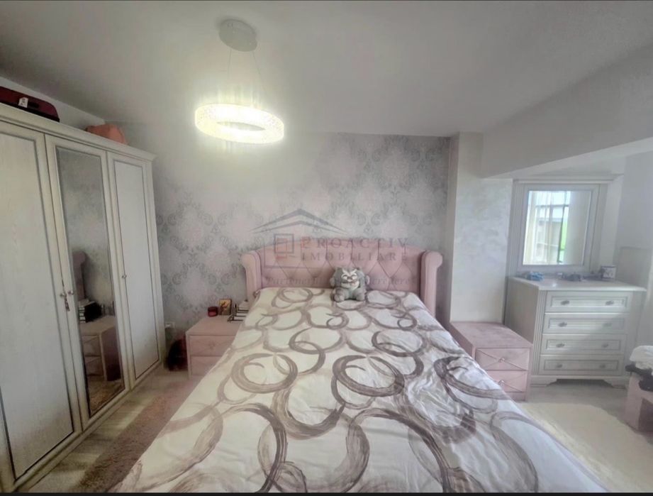 Apartament 3 camere,semidecomandat