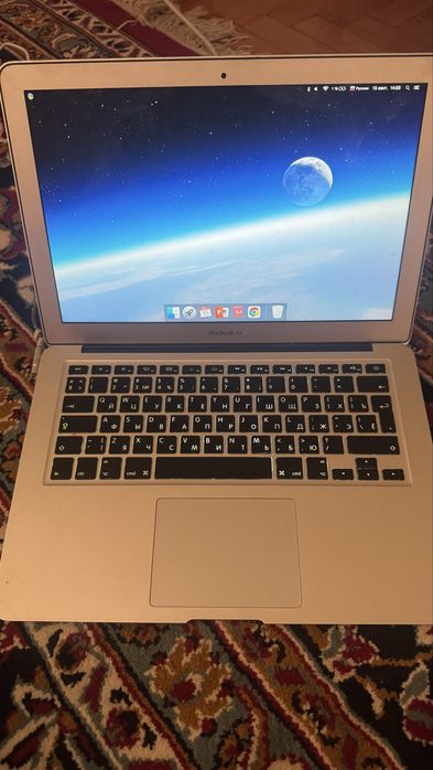 Macbook AIR модель A1369