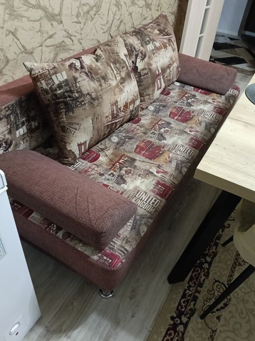 Продам диванчик в хорошем состоянии