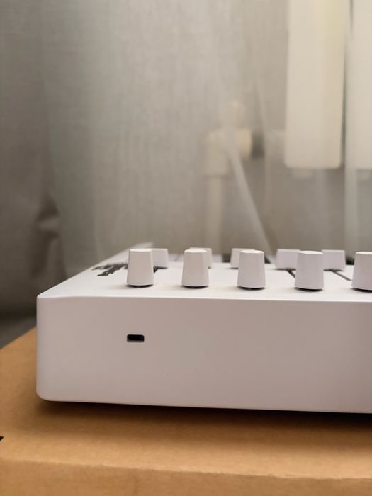 MIDI-клавиатура Arturia Keylab Essential 49 MK3