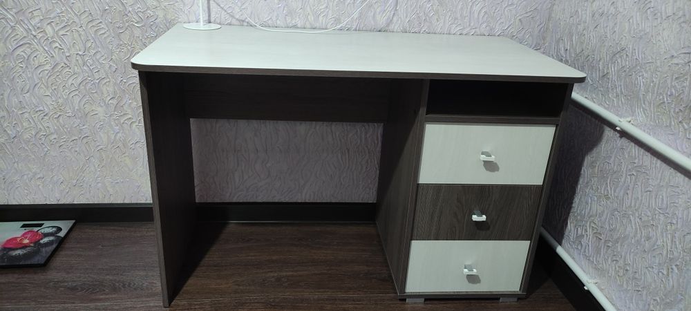 Мебельный гарнитур детской комнаты .