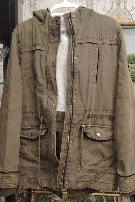 Женские, качественные куртки. 44-46 размеры.