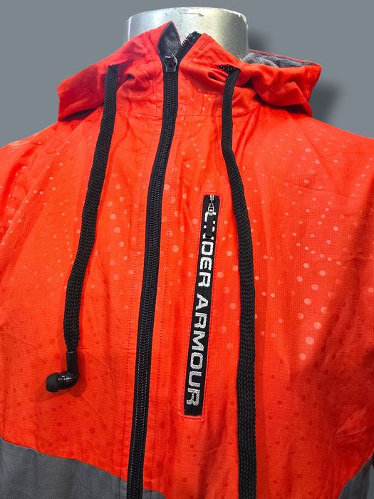 Under Armour яке със вградени слушалки | Топ модел |