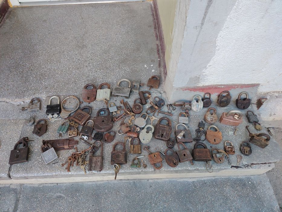 Lacate vechi de colecție