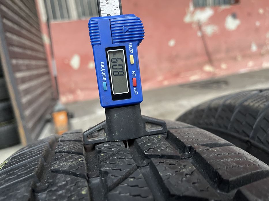 2 anvelope de iarna 225/75/16 Continental