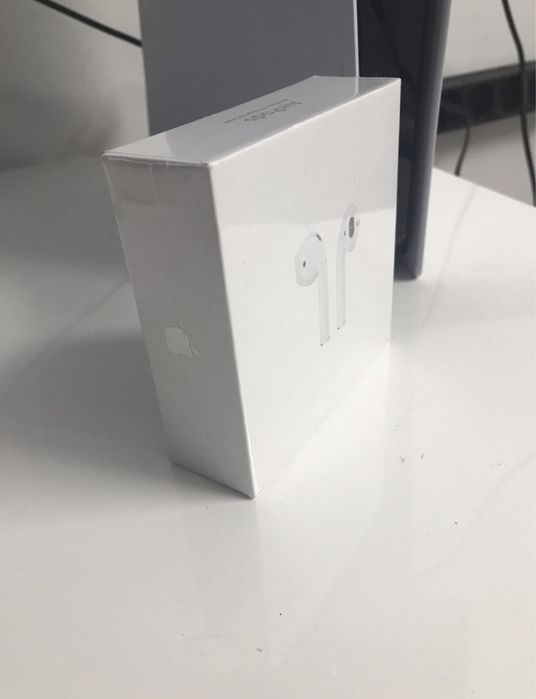 Vand casti AirPods Apple 2nd generation