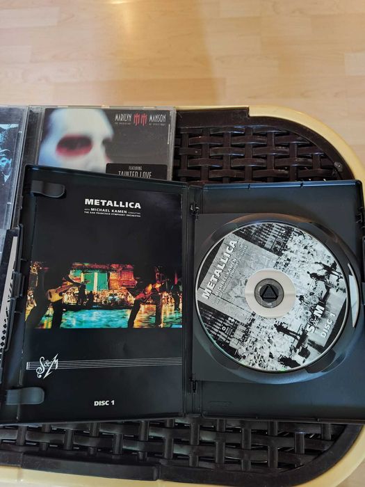 CD-uri muzica rock (Metallica, Marilyn Manson, Black Sabbath, etc)