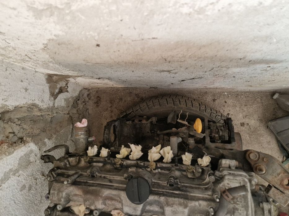 Продавам двигател от TOYOTA AVENSIS 2.2 177к.с D-CAT 2006г