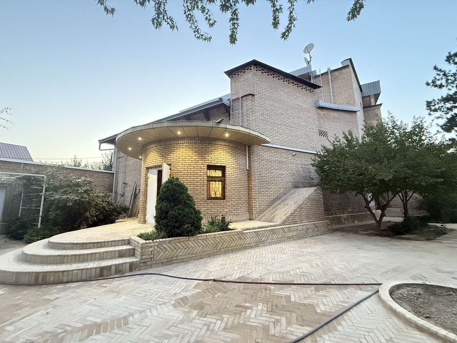 Сдается в аренду особняк 15 соток Мирзо Улугбек Циолковская широкая Ул