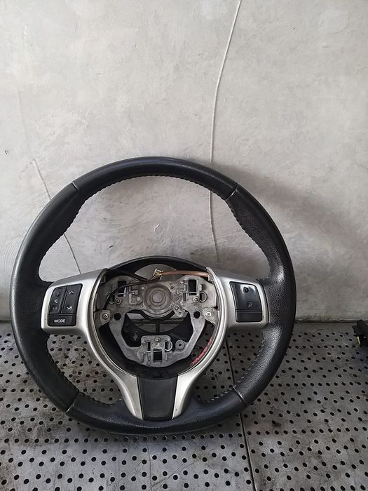 Volan piele in 3 spite cu comenzi toyota yaris 3 p13 306744199483ac 451000d