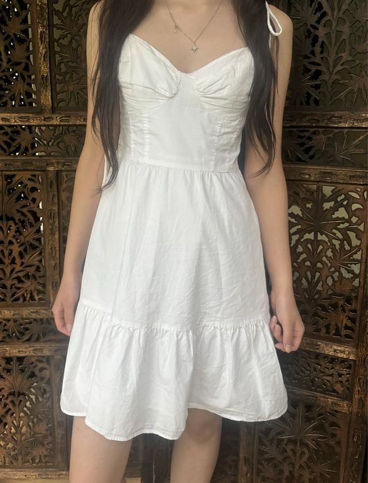 Белое платье H&M