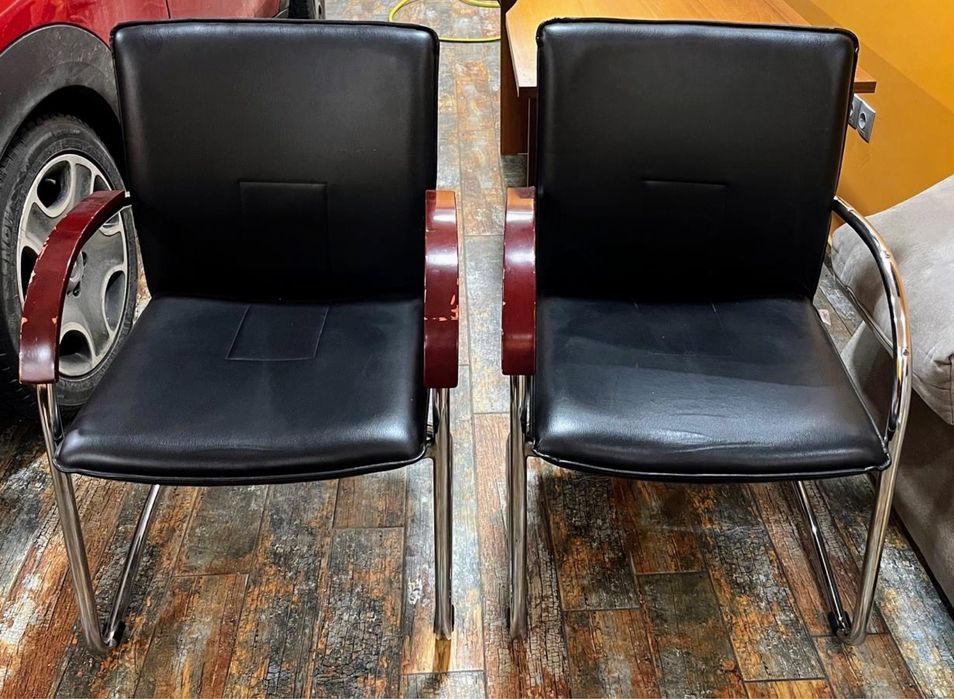 Комплект две офис бюра с два стола