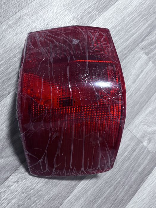 Поворотник AUDI B3 80