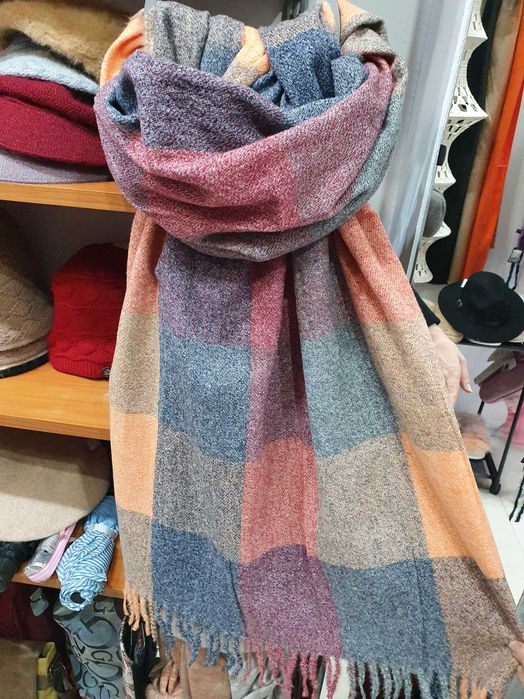 Модерни стилни шалове